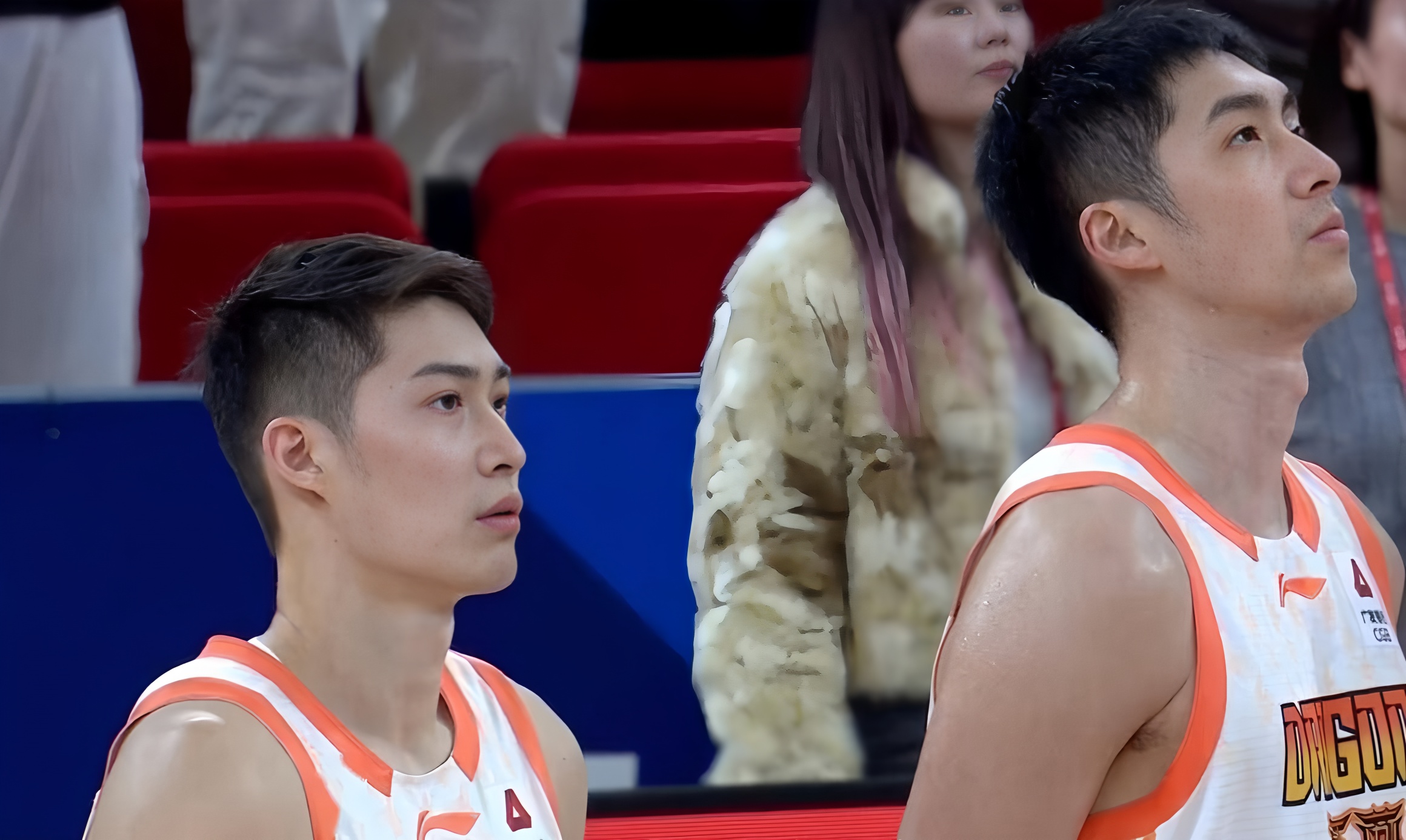 s15全球总决赛-CBA常规赛倒计时；芝加哥公牛冲刺阶段绝杀压哨；细节引发关注；悬念犹存；心理建设被强调的简单介绍